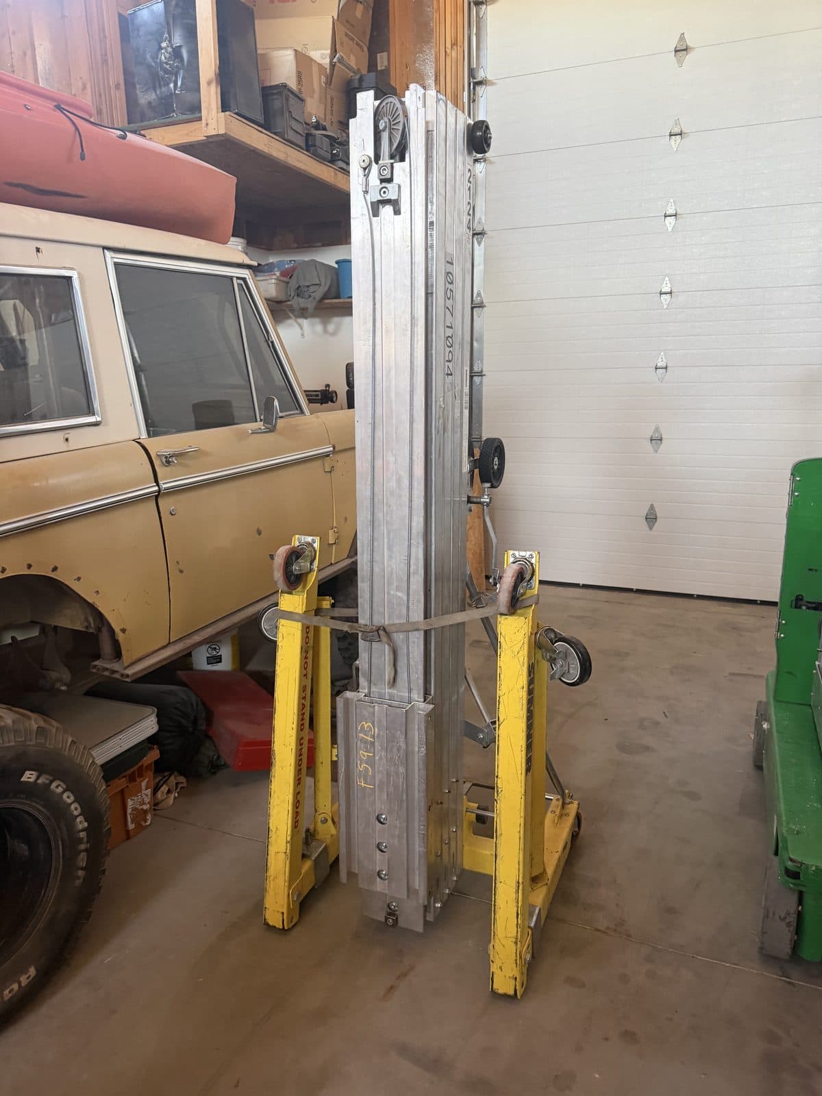 Sumner 2124 Contractor Lift rental Las Vegas